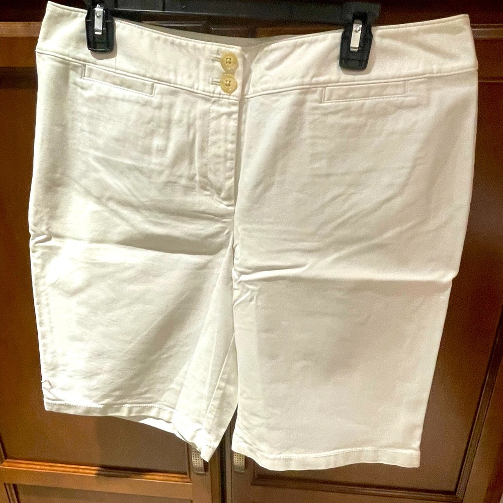 Ann Taylor Curvy Fit White Shorts